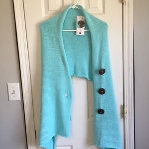 Knitted button shawl